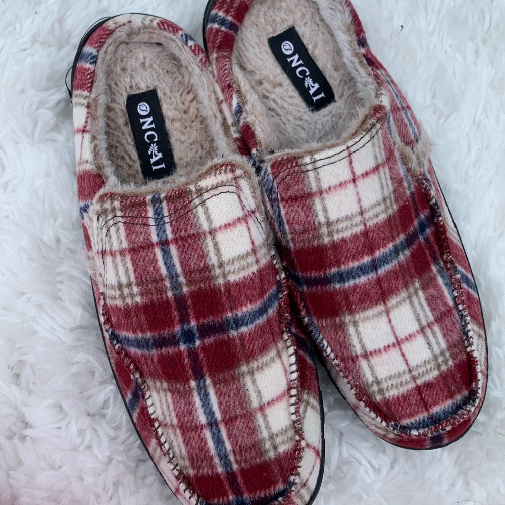 Plaid slippers